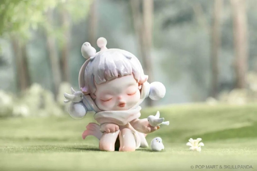 LABUBU和凯蒂猫双双拍摄电影：符号化IP向叙事化IP狂奔