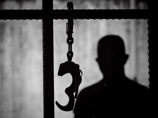 推高地方债的腐败官员：不仅会借钱，而且敢花钱